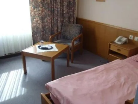 Hotel De Foetz 3*,  Luxemburgo